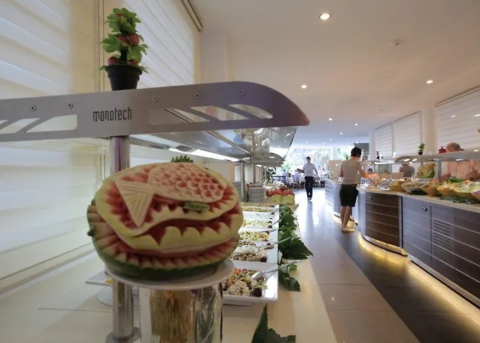 Montebello Отель