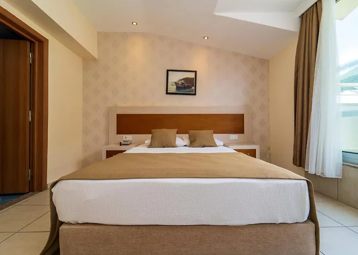 Отель Montebello 4*