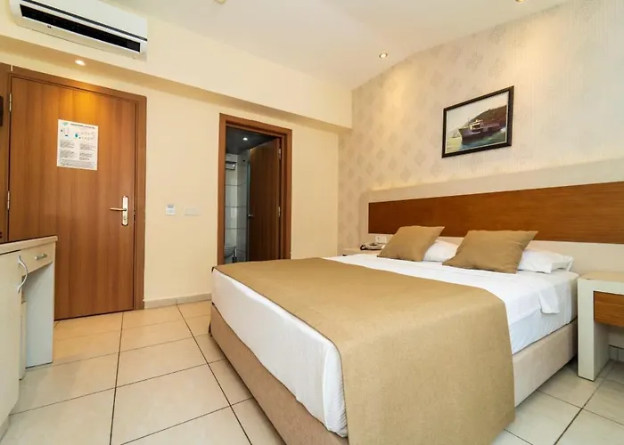 Отель Montebello