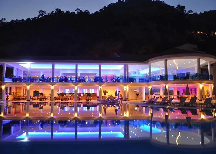 Отель Montebello 4*