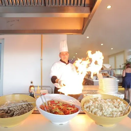 蒙特贝罗全包度假酒店 4* 厄吕代尼兹