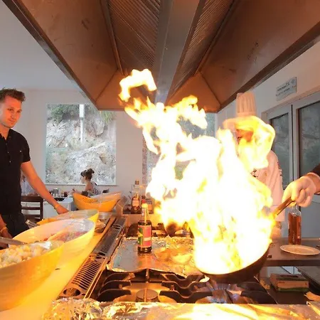 蒙特贝罗全包度假酒店 4*