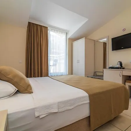 酒店 蒙特贝罗全包度假酒店