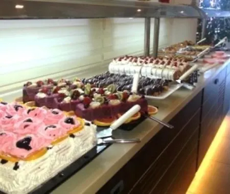 蒙特贝罗全包度假酒店 酒店 厄吕代尼兹