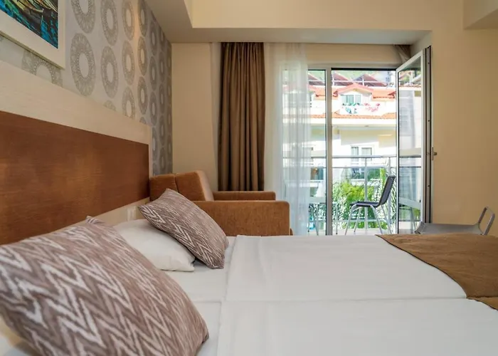 Hotel Montebello 4*