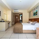 Отель Montebello 4*