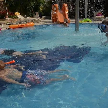 Ξενοδοχείο Montebello 4*