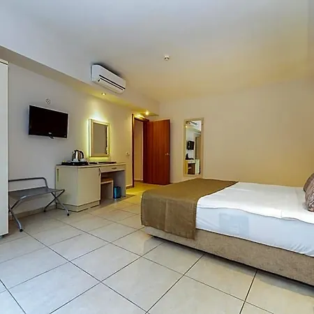 Montebello فندق أولدينيس