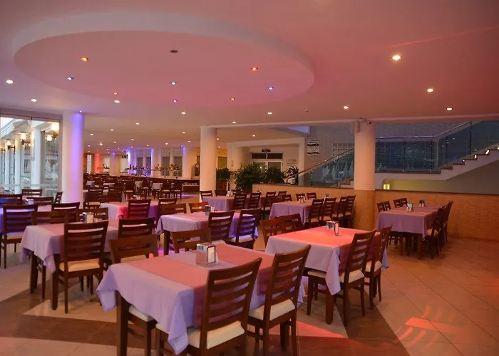 Montebello Hotell 4*