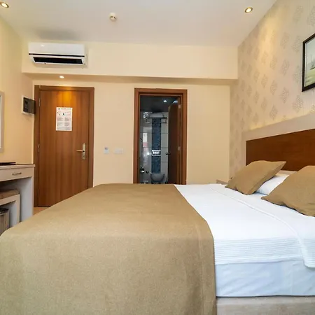 Montebello Hotel 4*